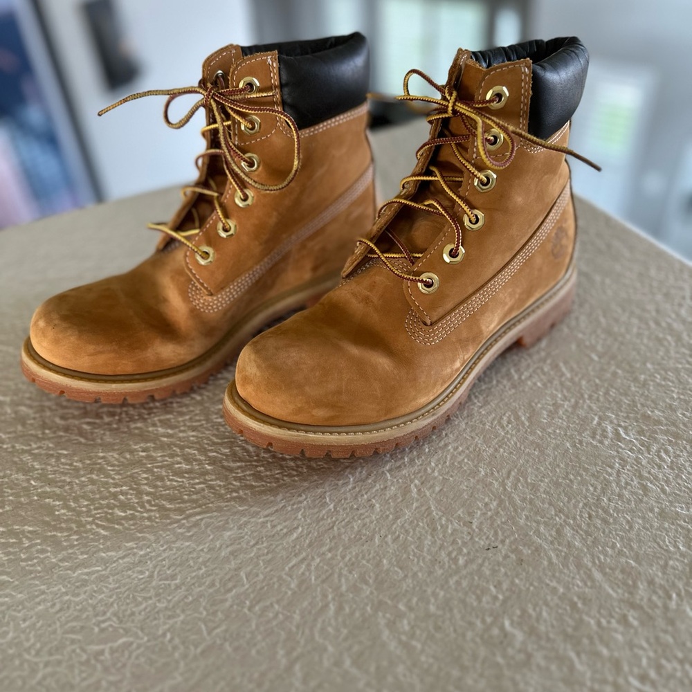 Timberland Women’s Premium 6” Waterproof Boots Like New! Bought for $170